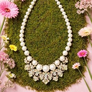 Pearl & Crystal Bib Necklace - White